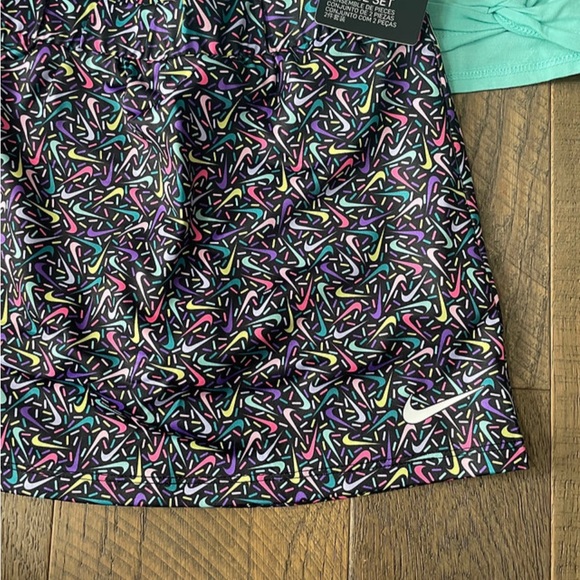 Nike Little Girl Skirt Outfit - Picture 3 of 4